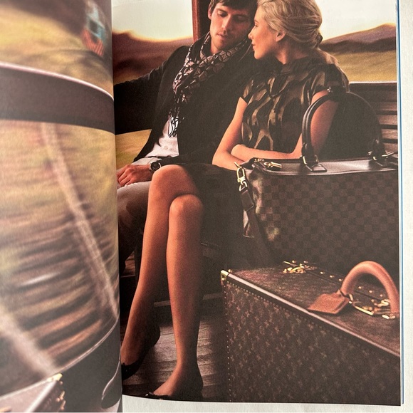 Authentic Louis Vuitton 2013 Histoire Book - Picture 4 of 12